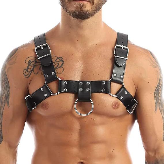 Ares: Arnés de Cuero y Cadenas de Dominio