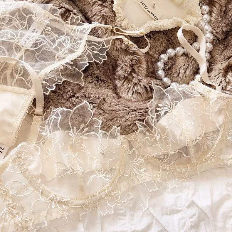 Désir Pur: Conjunto de Lencería Francesa de Encaje Ultrafino